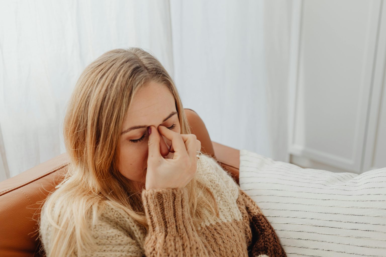 When a Cold Won’t Quit: Understanding the Difference Between Acute and Chronic Sinusitis