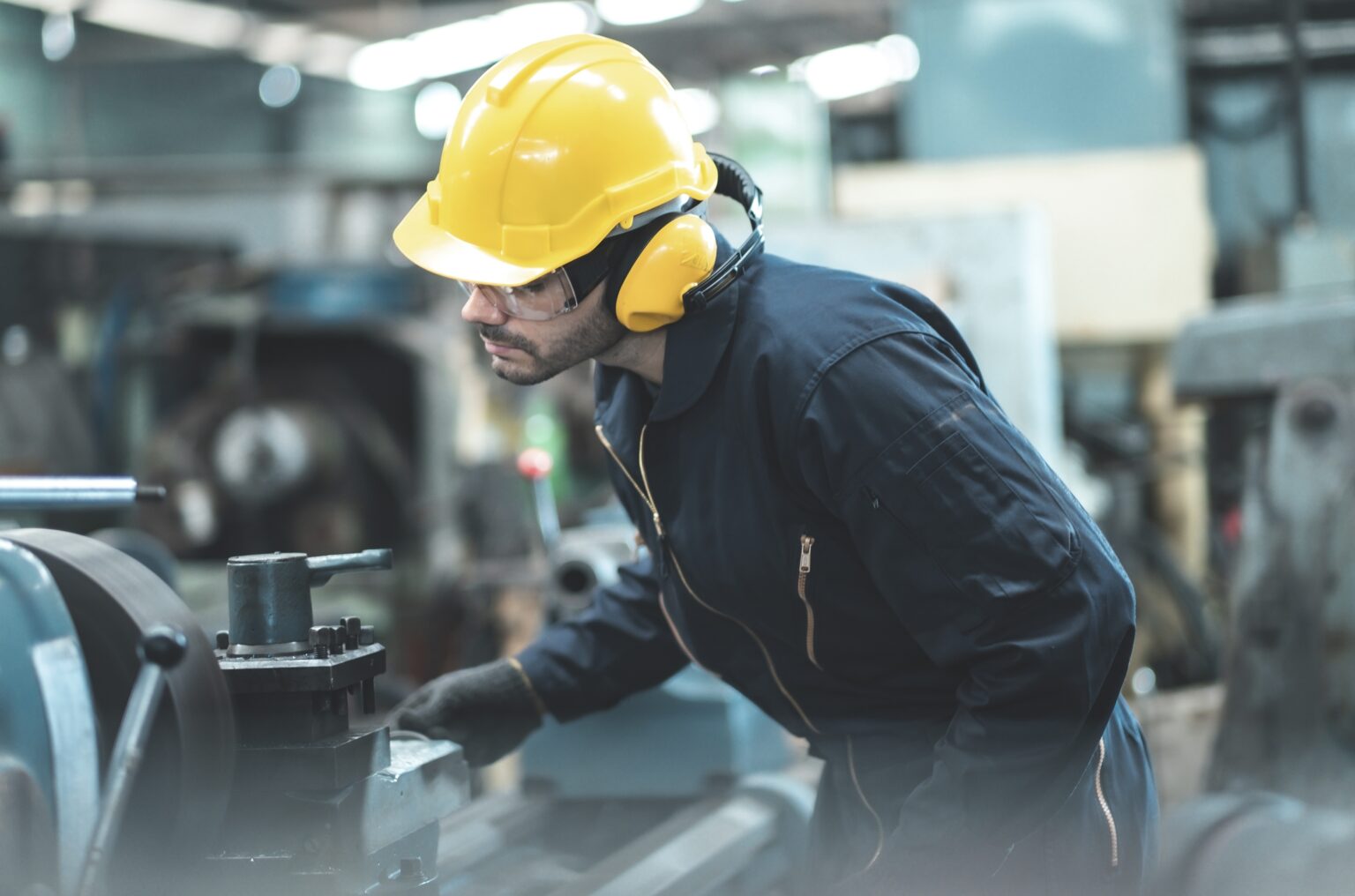 5 Ways to Reduce Downtime in Manufacturing With Equipment Maintenance
