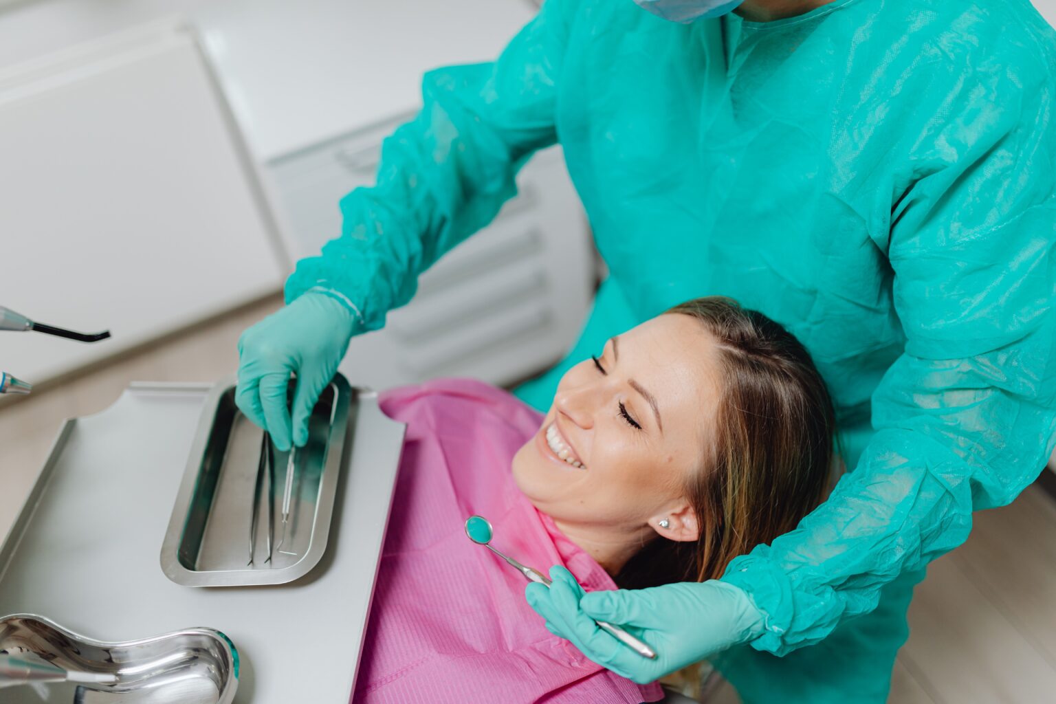 Top 5 Things to Consider When Choosing a Clinic for Your Dental Services