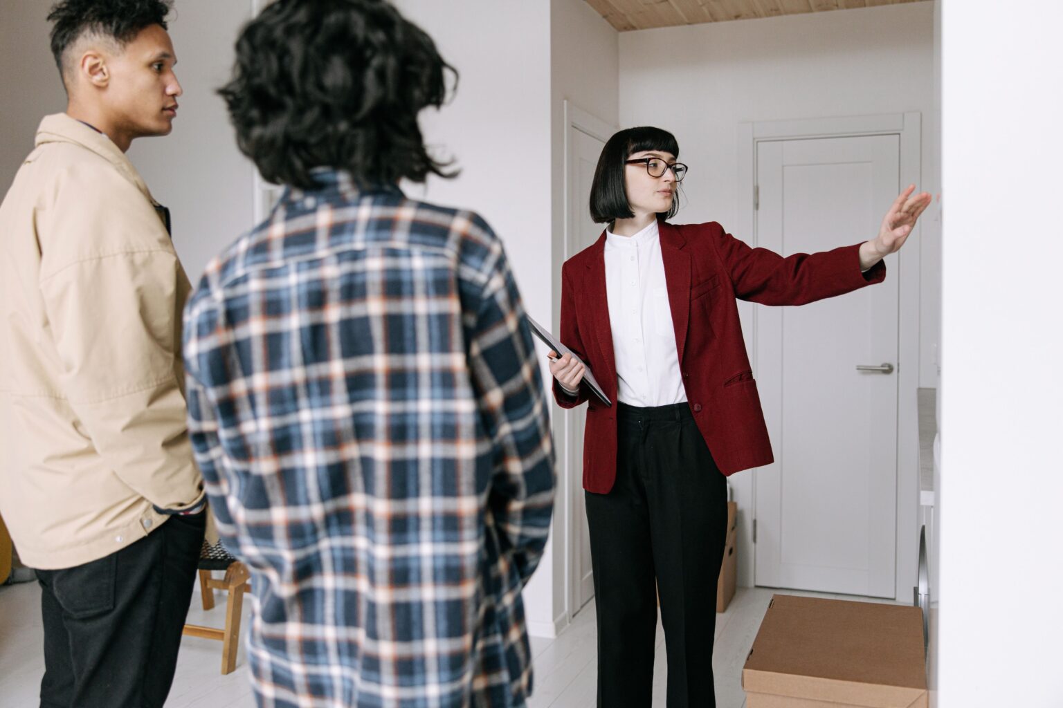 Navigating Competitive Offer Scenarios: How a Buyer’s Agent Protects Your Earnest Money